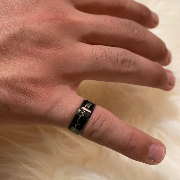 🎉3/$45🎉Heartbeat line ring size 8 - Picture 5 of 6